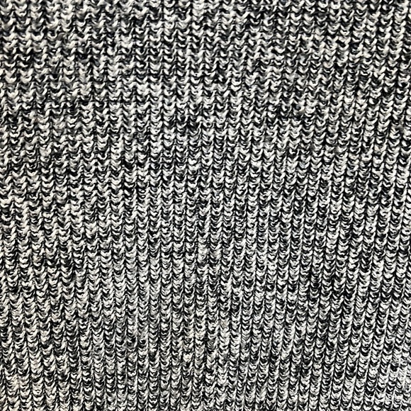 Turtle-Neck Sweater - Picture 2 of 6